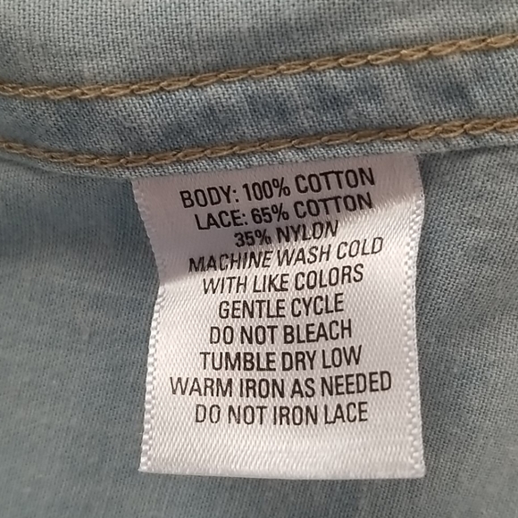 Sleeveless Blouse - Picture 5 of 6